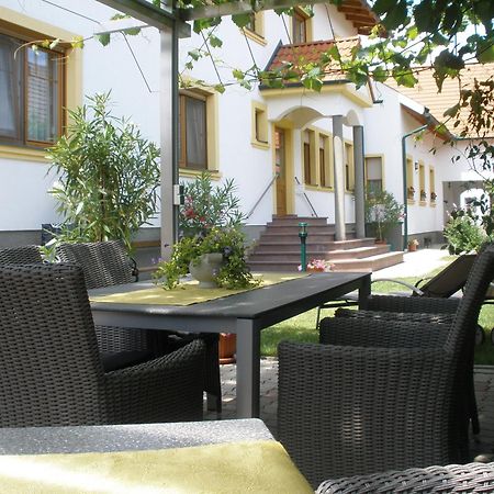 Nationalparkhof Gartner Weingut-Gastehaus Hotel Илмиц Екстериор снимка