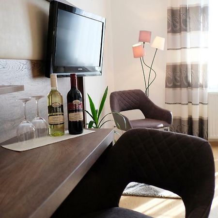 Nationalparkhof Gartner Weingut-Gastehaus Hotel Илмиц Екстериор снимка