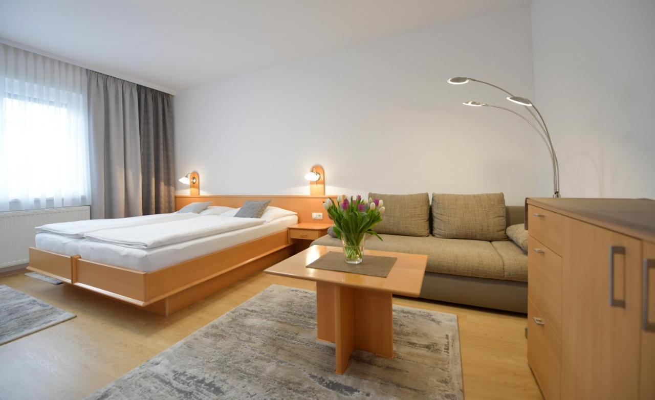 Nationalparkhof Gartner Weingut-Gastehaus Hotel Илмиц Екстериор снимка
