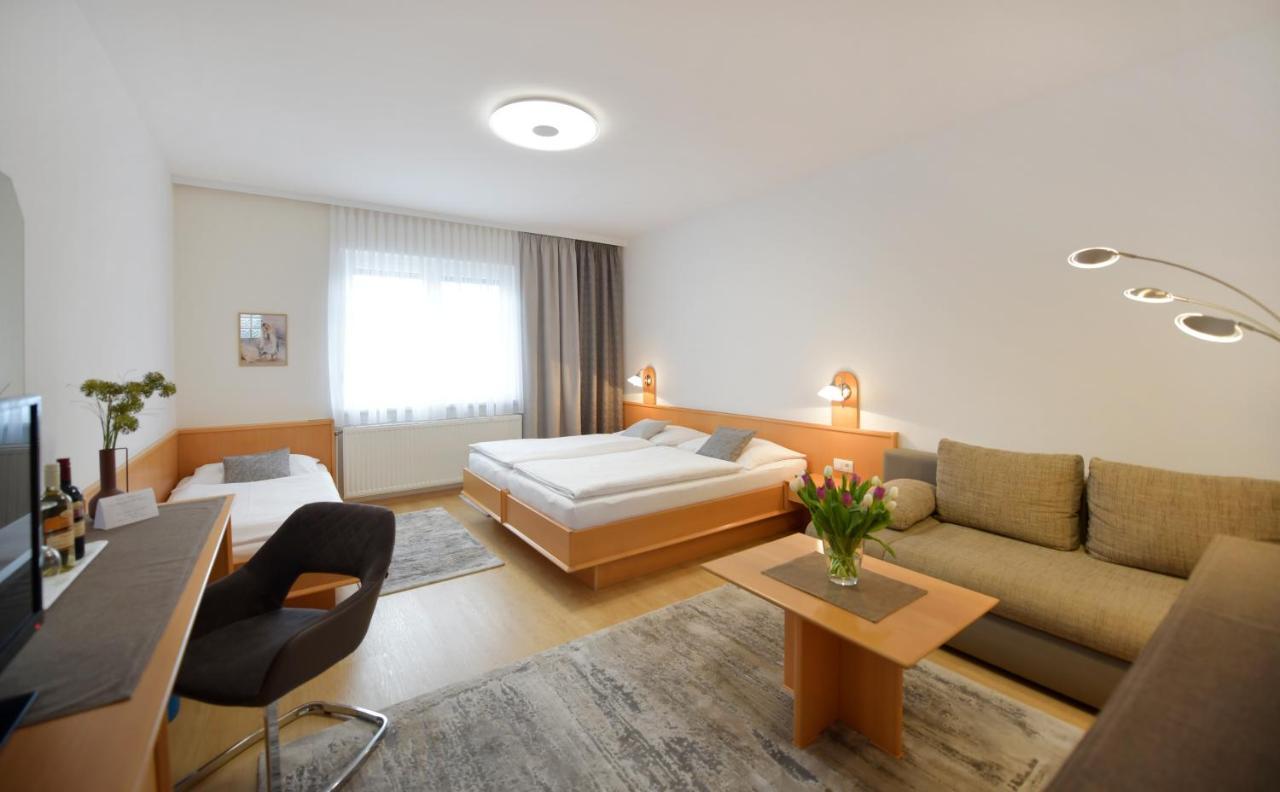Nationalparkhof Gartner Weingut-Gastehaus Hotel Илмиц Екстериор снимка