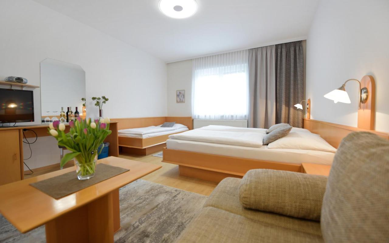 Nationalparkhof Gartner Weingut-Gastehaus Hotel Илмиц Екстериор снимка