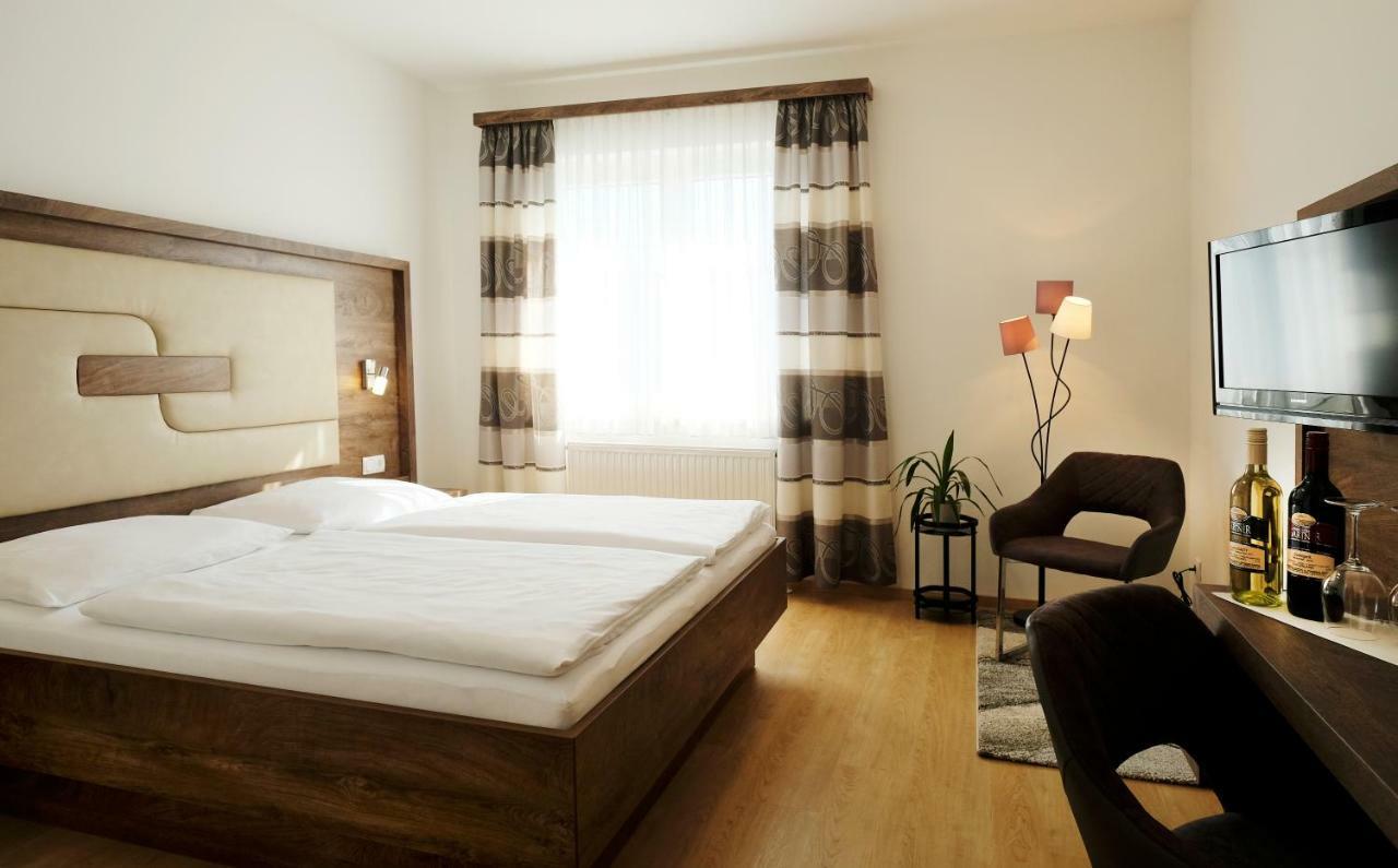 Nationalparkhof Gartner Weingut-Gastehaus Hotel Илмиц Екстериор снимка