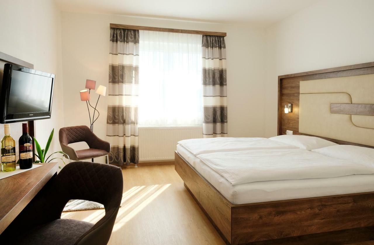 Nationalparkhof Gartner Weingut-Gastehaus Hotel Илмиц Екстериор снимка