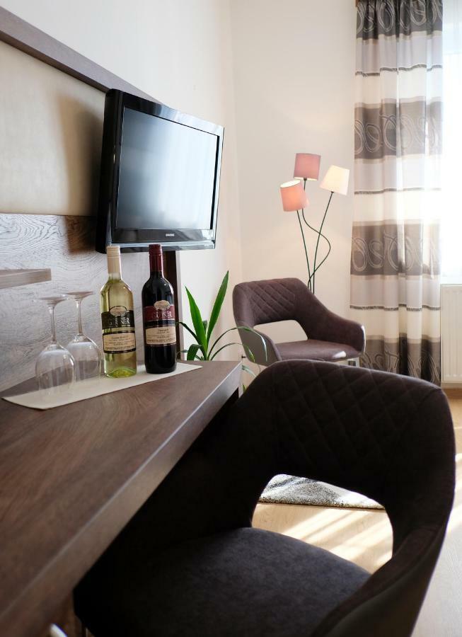 Nationalparkhof Gartner Weingut-Gastehaus Hotel Илмиц Екстериор снимка